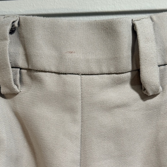 Chaps Men's Flat Front Shorts in Light Beige - Picture 4 of 7